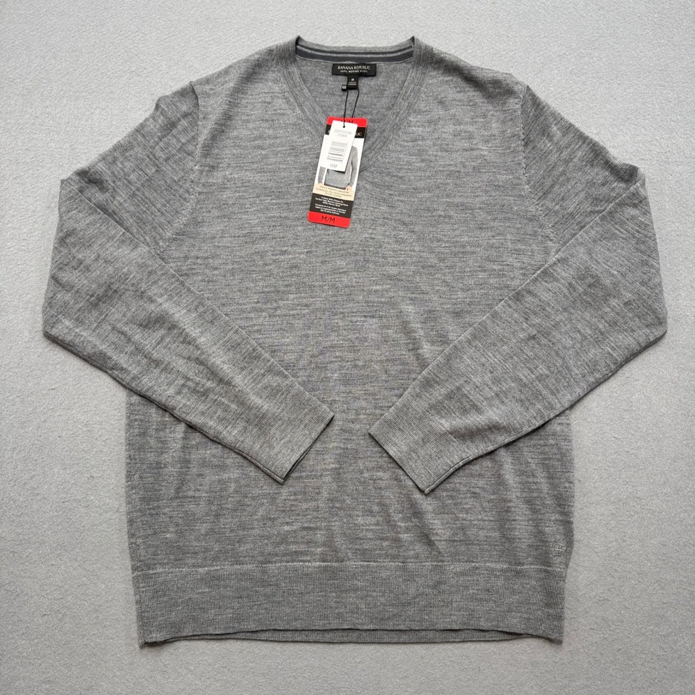 NEW Banana Republic Sweater Men's Medium Gray V-Neck Classic Fit 100%Merino Wool